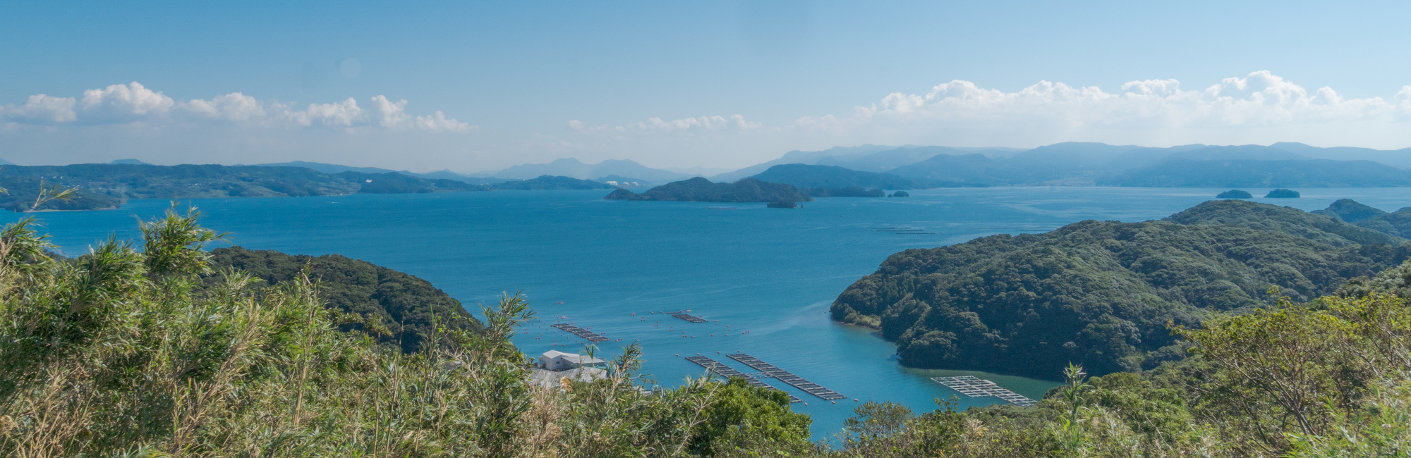 松浦市鷹島町　松浦市立埋蔵文化財センター付近展望台から望む海