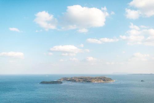 星鹿城山展望台から見た青島