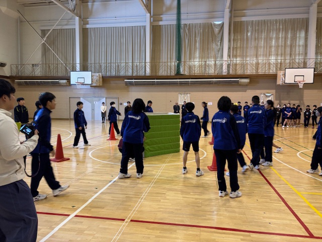 学校訪問での交流