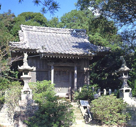 浅谷七郎神社社殿の写真