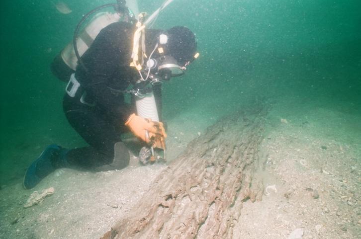 遺物の検出状況_水中写真