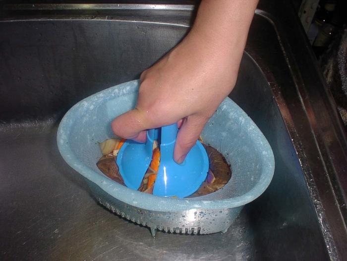 水切り器具　三角コーナー