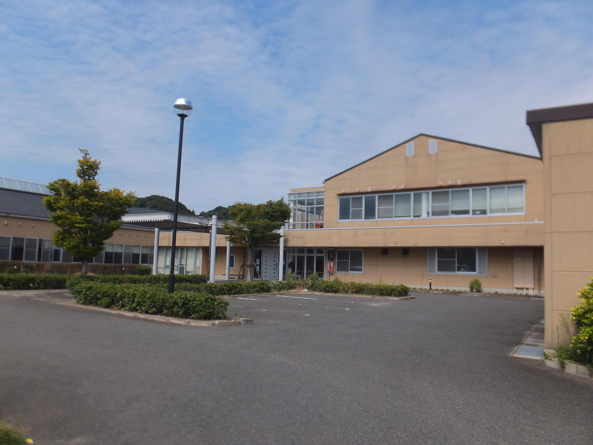 松浦市立福島診療所の外観写真